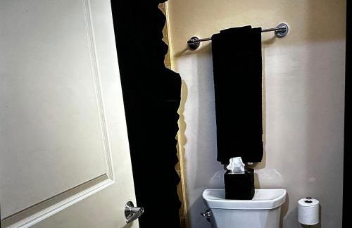 Best Location, Walk Anywhere - Photo 8