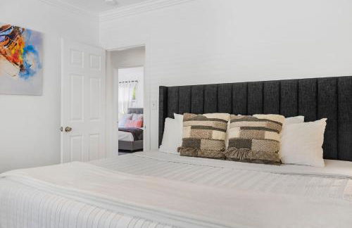 Spacious Miami Home with Private Pool & Parking - Foto 14