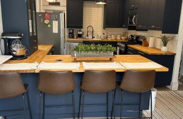 Updated 2 bedroom close to downtown and university - Foto 4