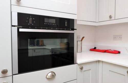 Contractor 4 Bed 3 Bath House Near Airport Parking Barry Island with Parking - Foto 46