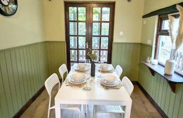 3-Bed, Sleeps 6, 1 Bath, Parking, WiFi - Foto 14
