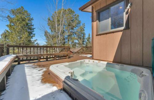 Country Club Cabin with Hot Tub - Foto 5