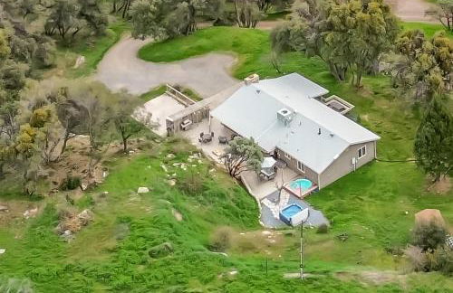 Manzanita Hill-35 miles to Yosemite, 10 miles to Mariposa with 8 person spa - Foto 2