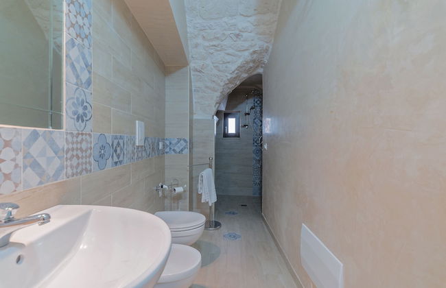 La Bianca Suite - Photo 11