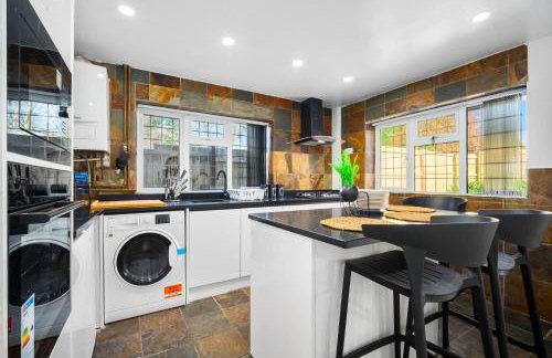 Charming Harvington Cottage - Hot Tub, Pet Friendly, Sleeps 11 - Foto 52