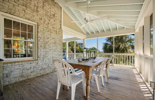 Relax and Enjoy the Spectacular Views in this Picturesque Home home - Foto 27