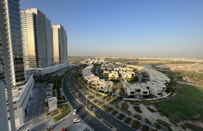 Master piece - Lush Green Oasis With Balcony With Stunning Views - Photo 9