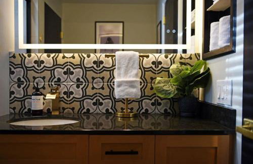 HostWise Stays - Grandview Balcony with Stunning Skyline Views - Foto 49