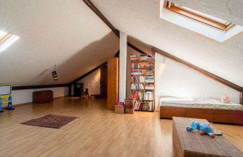 Casa com Piscina Privada em Palmela - Jardim & Estacionamento - Foto 17