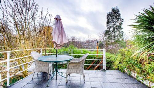 Entire 1bed Studio With Ensuite, Balcony & Parking - Foto 2