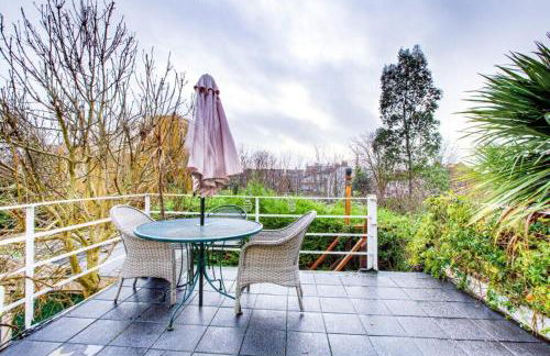 Entire 1bed Studio With Ensuite, Balcony & Parking - Foto 2