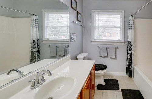 Centrally Located Hampton Roads Home w/ Game Room! - Foto 21