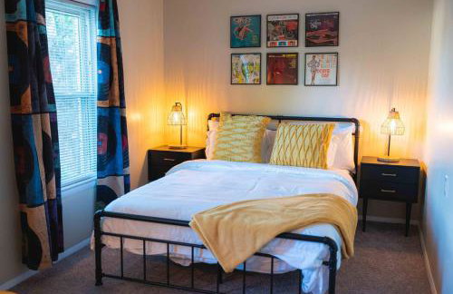 Bright and Hip 2BR Condo in Heart of Ohio City - Foto 19