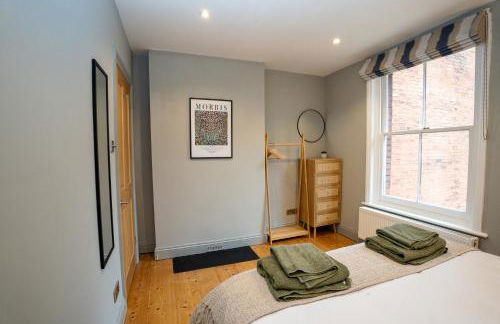 4 Bedroom Winchester Town House, central, parking - Foto 36