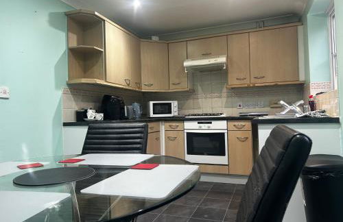 Brades Rise House - 3 bedroom house with 2 toilets with a private garden - Foto 21