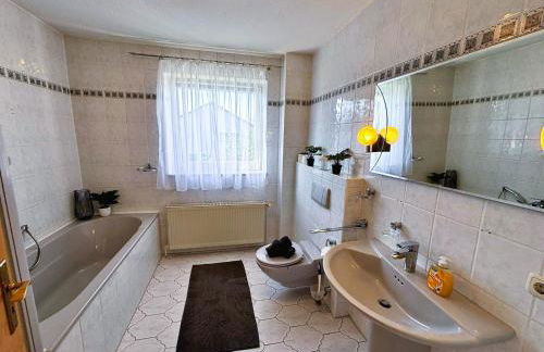 Haus Ostseesprung - Fewo Sarah Hochparterre gratis WLAN, Parkplatz und gem Garten - Foto 23