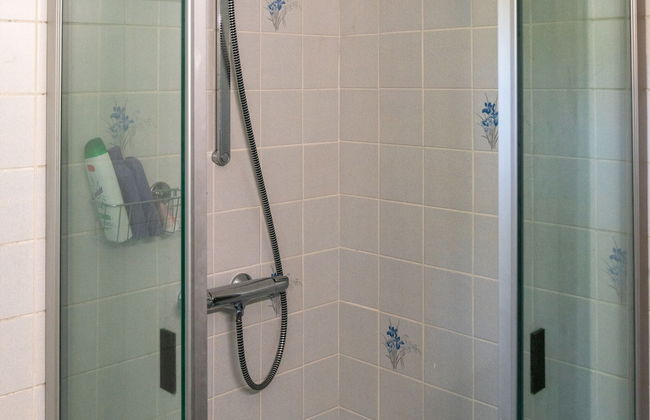 Typical Ardennes Chalet With hot tub - Foto 17