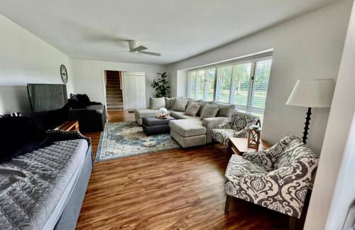 Epic Indoor Pool w/slide & hot tub close to beach - Foto 28