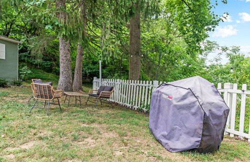 Quiet Cottage In The Woods, with Hot Tub! - Foto 25