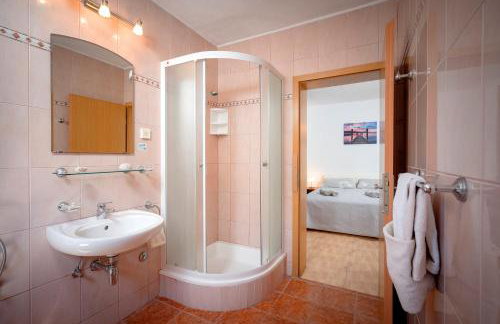 Seaside house for families with children Cove Kruseva, Hvar - 12459 - Foto 16