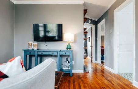 Magical Creekside UT Treehouse Walk to Moody Center - Foto 8