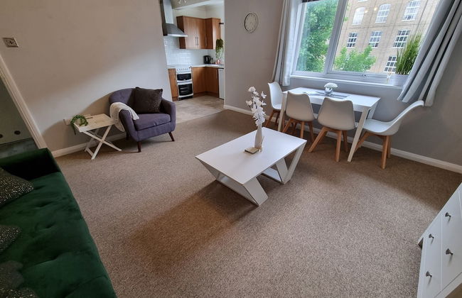 360 Serviced Accommodations - Swan Path Retreat - 2 Bedroom Apartment - Photo 20