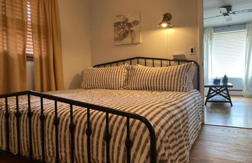 Caseville Splash and Sand Beach House - Photo 8