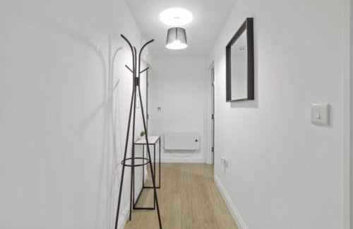 Modern Apartment I Self Check-in I Wi-Fi I Free Private Parking I Sleeps 3 - Foto 18