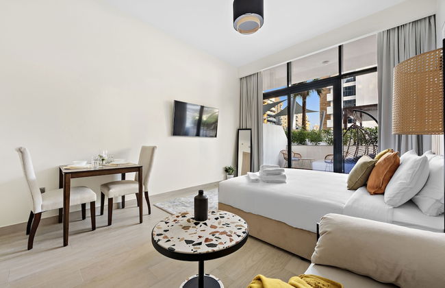 WelHome - Your Dubai Getaway: Cozy Studio at Azizi Rivera 4 - Photo 9