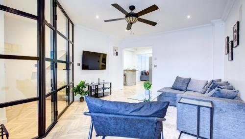 The Iver - 3BR - Spacious House - Free Parking - Foto 2