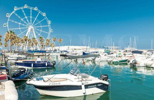 Seaside stay with large terrace, pool & parking REMS - Foto 43