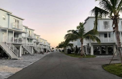 THE SANDCASTLE SUITE! Brand New 2Bedroom in Oceanfront Complex! BE THE FIRST to Visit our Condo Townhome with FREE Parking & Private Garage at Ocean Isles 38 Marathon FL KEYS! SPECIAL PRICING!!! - Foto 38