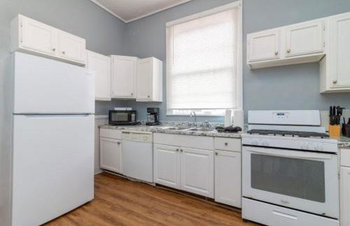 The Sunny Southern Manse Back Walk Downtown - Foto 13