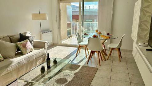 Juana YourHostHelper - Photo 1