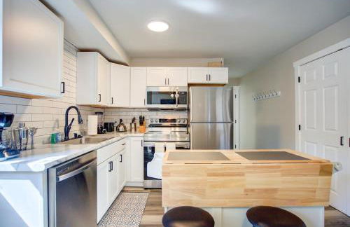 In-Unit Washer & Dryer with AC - Pets ok - Fenced yard - Foto 1