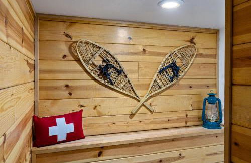 Alpine Retreat at Snoqualmie Pass- 5-Min to Slopes, Private Creek, BBQ, Fireplace, Smart TVs, Kids Games, Hi-Speed Wi-Fi - Foto 48