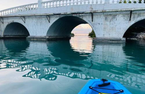 Beach House Getaway - 2 & 2-5 Villa - OS Slip-Ramp-Pkg - Photo 26