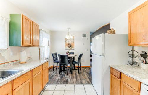 Charming and Cozy Cabin Near Lake Champlain! - Foto 8