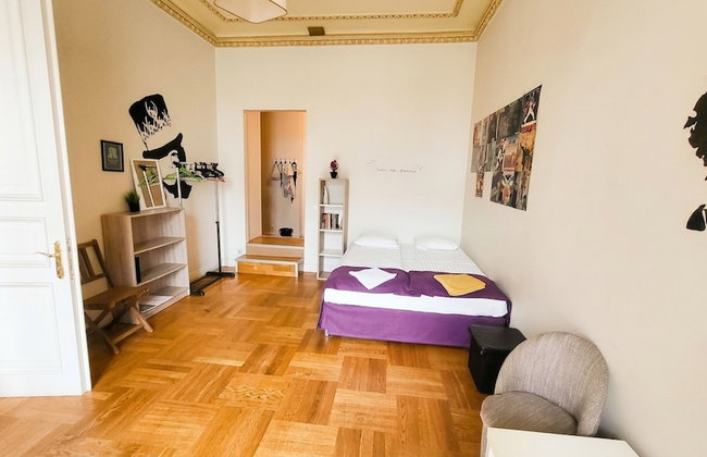 Mosaic Center Apartments - Photo 39