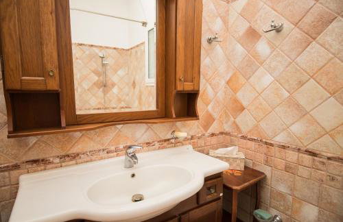 Waterfront 5BR Villa near Porto Heli by JJ Hospitality - Foto 35