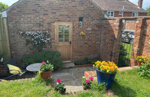 The studio spring house - Photo 10