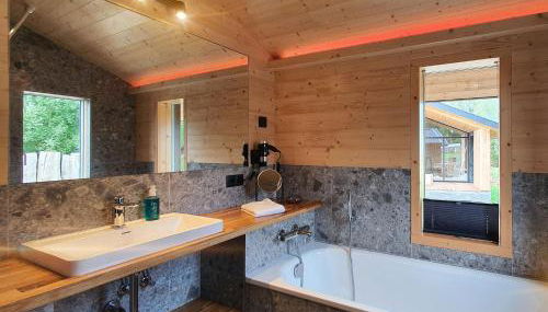 Werder Chalet -- COZYKOJE -- Ostsee Strand 150m I Sauna I eKamin I Tiny House mit Meerblick I 2 Pers und Kind I by "Meyers am Meer" - Foto 5, Shower