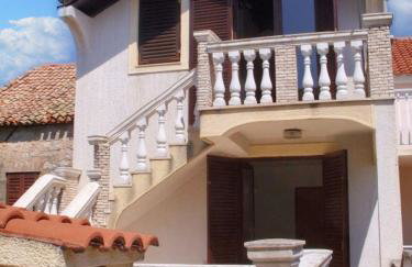 Spacious Apartment in Zlarin + terrace - Photo 1