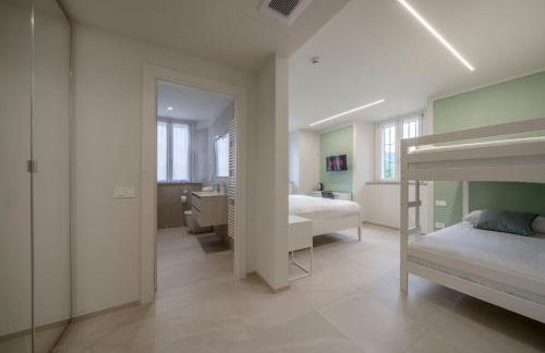 Front Lake Como - 3 Bedrms with AC, Free Parking and Wifi - Foto 25