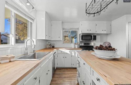 Sunny Beach House of Olde Town Arvada - Foto 5