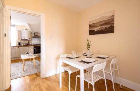 Guildford Station with Parking - Photo 3