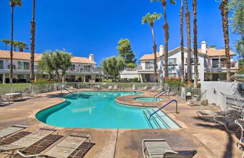 Patio and Pool Access Stunning Palm Desert Townhome - Foto 24
