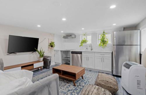 Beautifully Renovated 6BR 2BA 2 Blocks to Beach - Foto 38