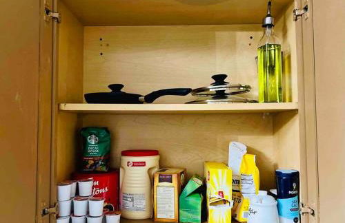 KING Bed Cozy First Floor Apt 25Mins to Falls - Foto 9