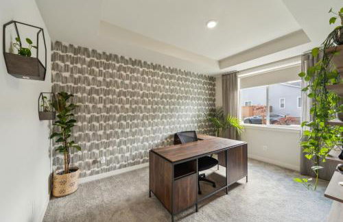 Serene Port Orchard Retreat - 3BR 3BA with Trails and Amazing Views - Foto 4